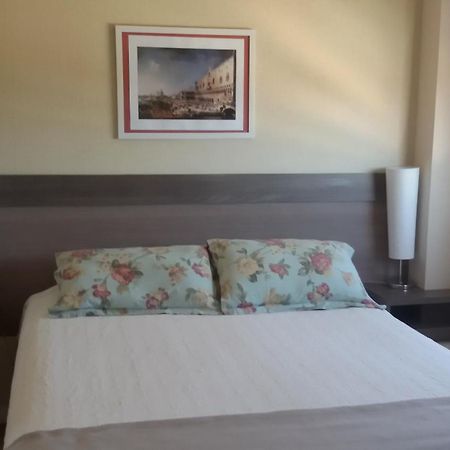 Hotel Aranjuez Chillán Δωμάτιο φωτογραφία